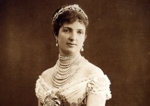 Busto della regina Margherita di Savoia